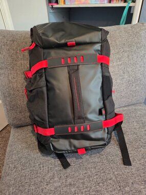 HP Odyssey 15.6-inch Laptop Backpack (Model: X0R83AA) in black and red